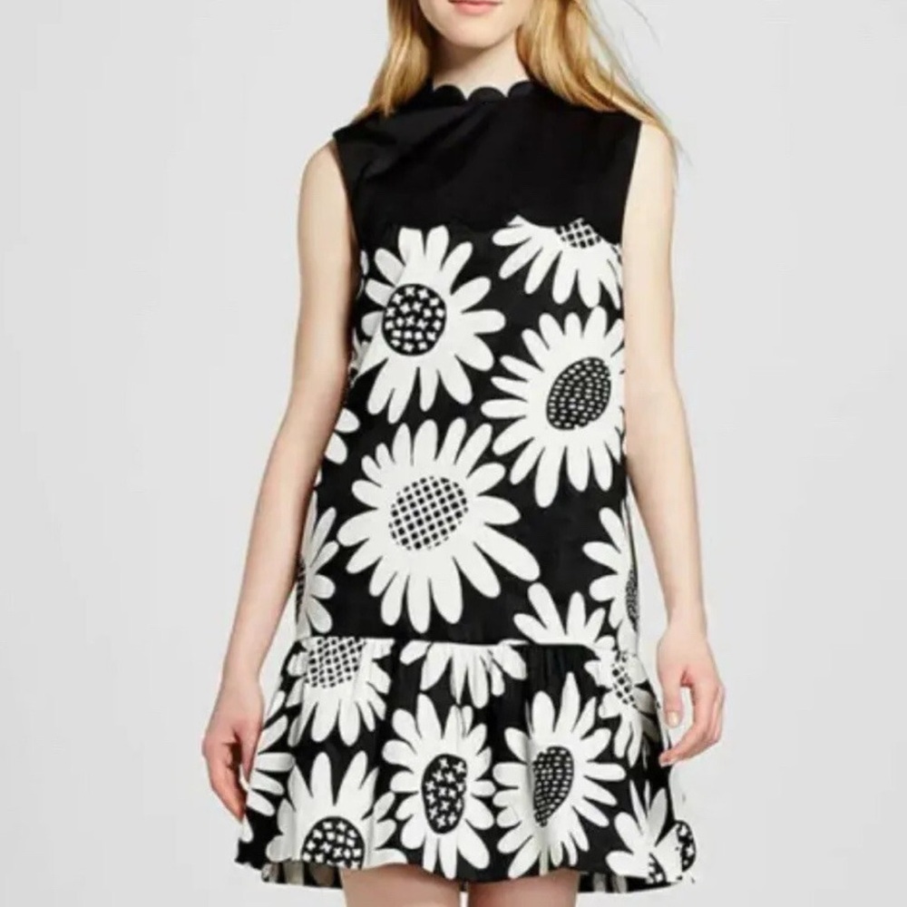 Victoria Beckham Target XL Black Daisy Drop Waist Scallop Trim White Dress NWOT